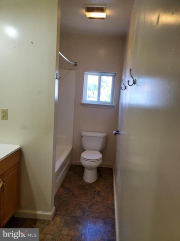 87-B E BARBER AVE, Woodbury, NJ 08096