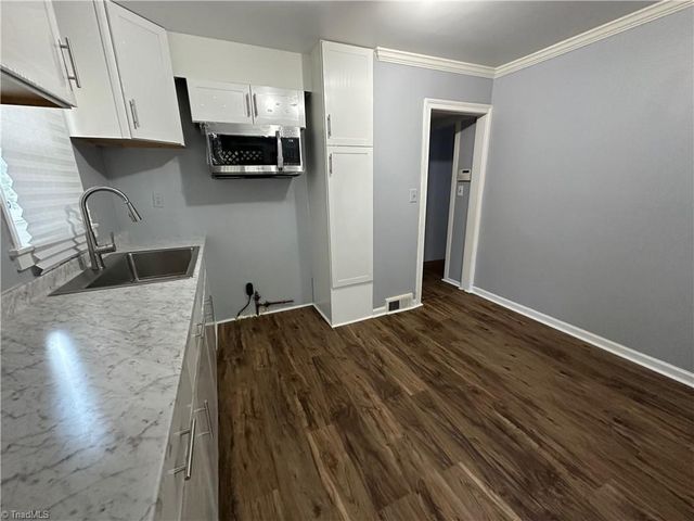 1012 Louise Road, Winston-salem, NC 27107