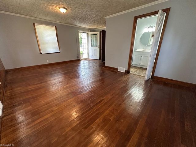 1012 Louise Road, Winston-salem, NC 27107