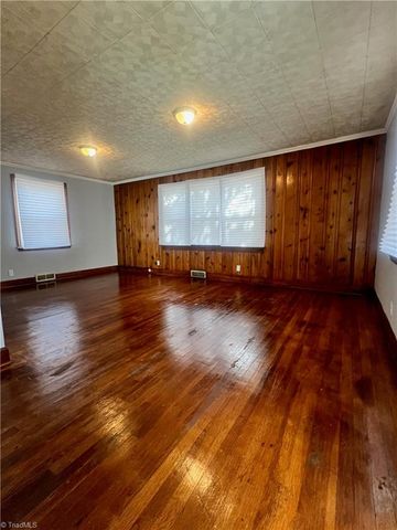 1012 Louise Road, Winston-salem, NC 27107