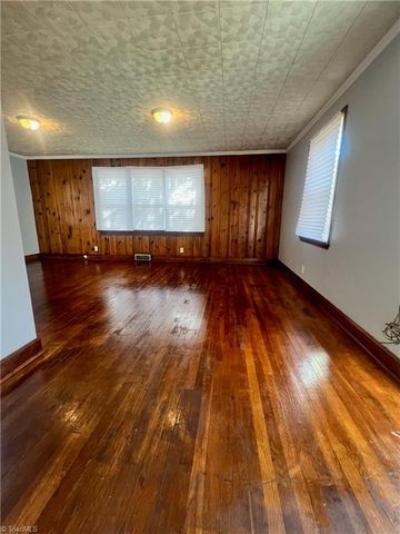 1012 Louise Road, Winston-salem, NC 27107