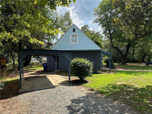 1012 Louise Road, Winston-salem, NC 27107