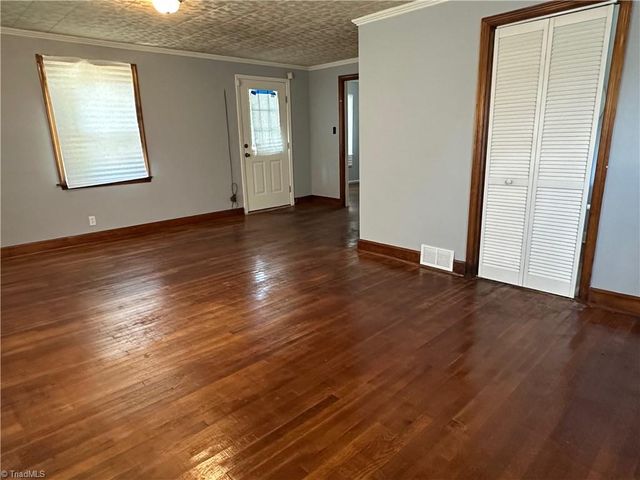 1012 Louise Road, Winston-salem, NC 27107
