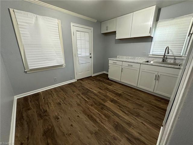 1012 Louise Road, Winston-salem, NC 27107