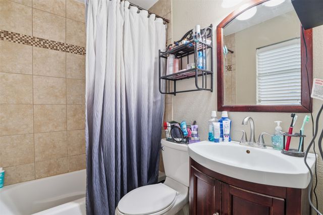 3904 Lakewood Drive, Lake Worth, TX 76135