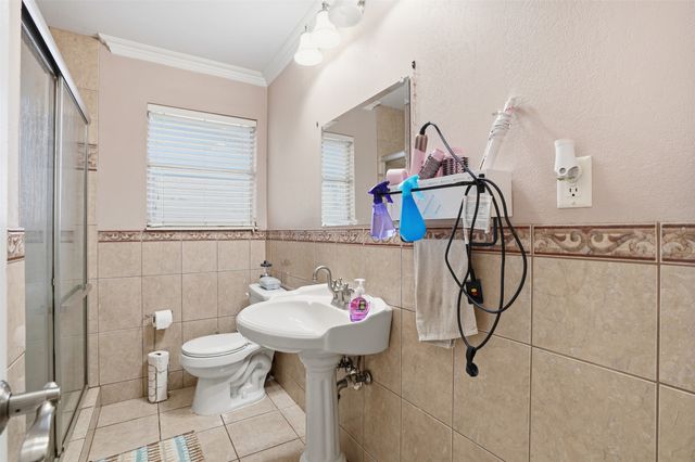 3904 Lakewood Drive, Lake Worth, TX 76135