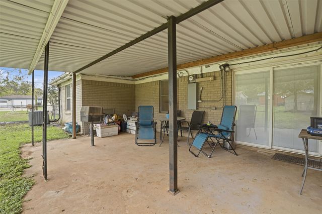 3904 Lakewood Drive, Lake Worth, TX 76135