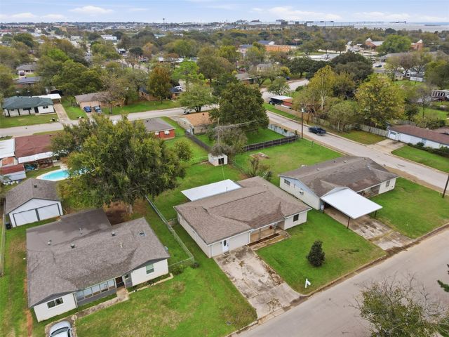 3904 Lakewood Drive, Lake Worth, TX 76135