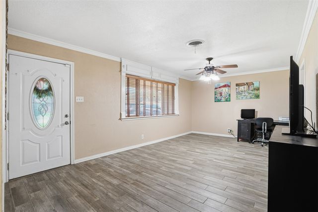 3904 Lakewood Drive, Lake Worth, TX 76135