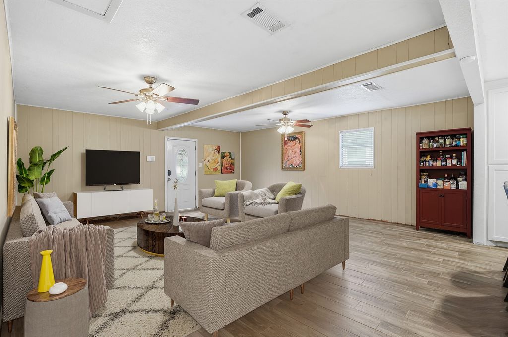 3904 Lakewood Drive, Lake Worth, TX 76135