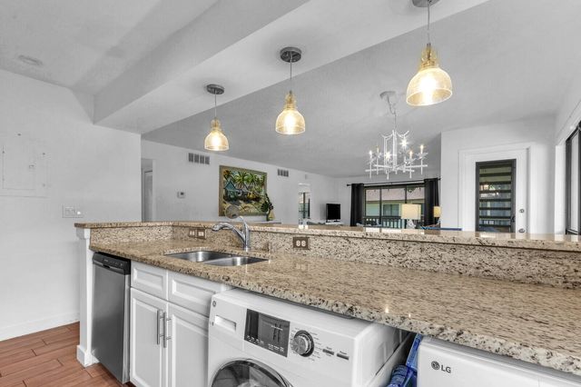 632 Brackenwood Cove, Palm Beach Gardens, FL 33418