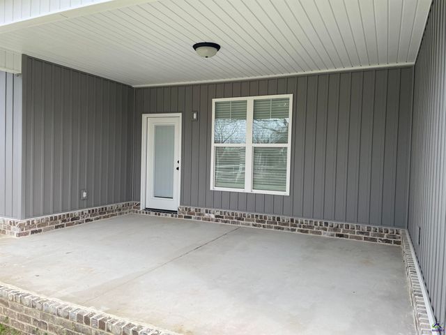 112 Pecan St, Cochran, GA 31014