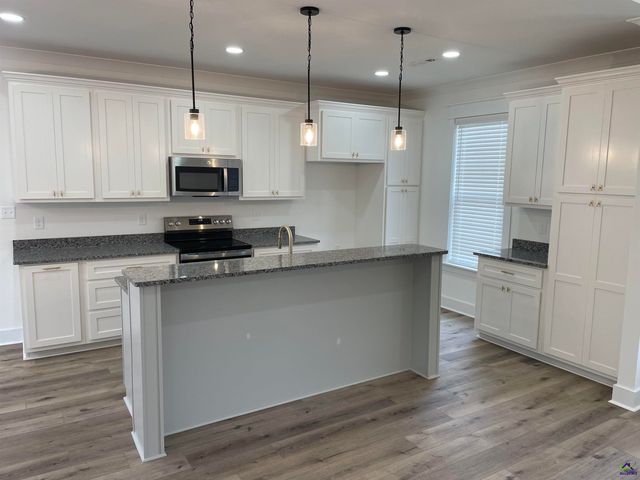 112 Pecan St, Cochran, GA 31014