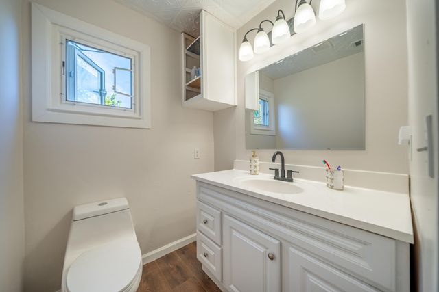 2976 West Way, Redding, CA 96002