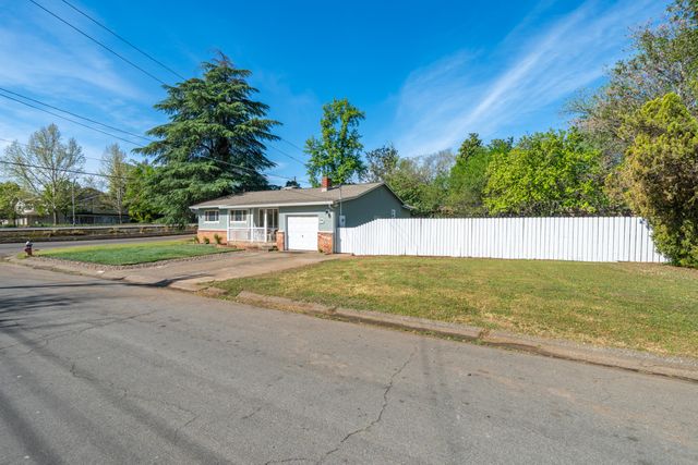 2976 West Way, Redding, CA 96002