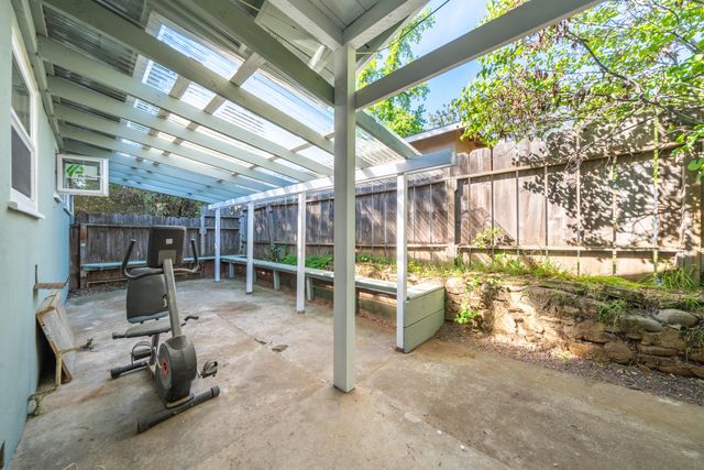 2976 West Way, Redding, CA 96002