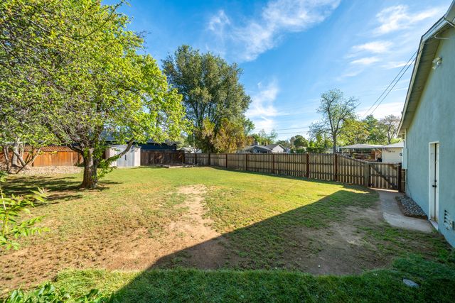 2976 West Way, Redding, CA 96002