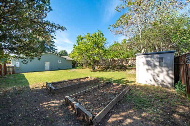 2976 West Way, Redding, CA 96002