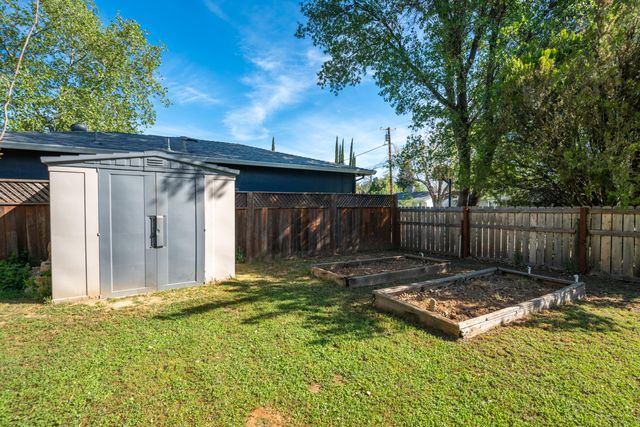 2976 West Way, Redding, CA 96002