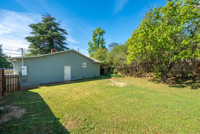 2976 West Way, Redding, CA 96002