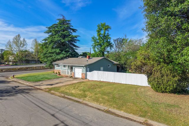 2976 West Way, Redding, CA 96002