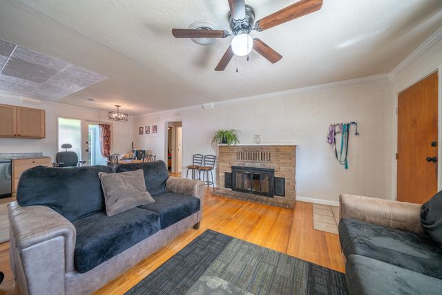 2976 West Way, Redding, CA 96002