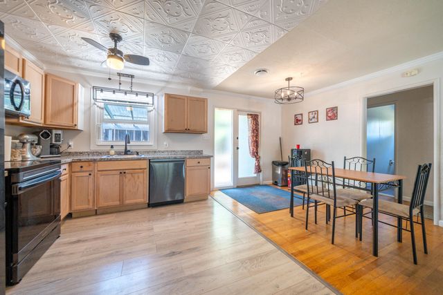 2976 West Way, Redding, CA 96002