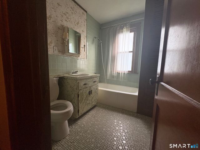 22-24 Kimball Drive 1, New Britain, CT 06051