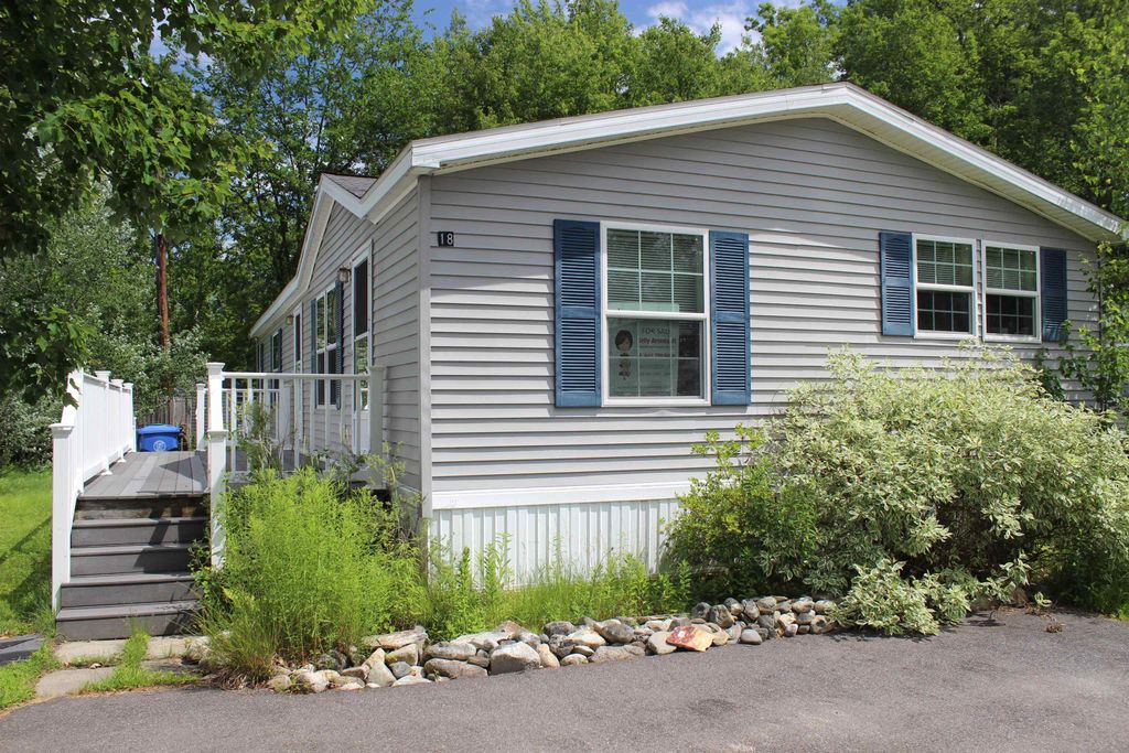 18 Hunter Boulevard, Londonderry, NH 03053