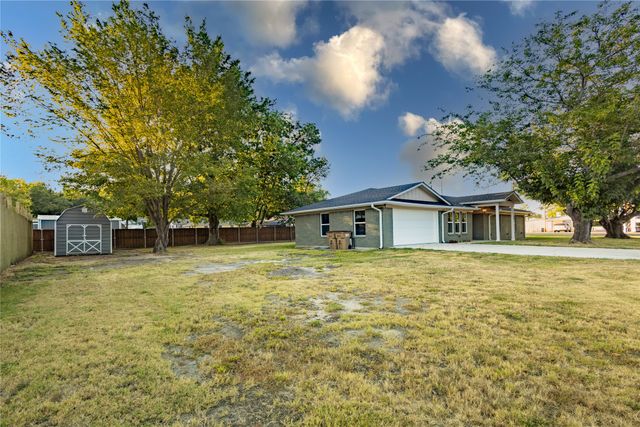 128 N Osborn Street, Alba, TX 75410