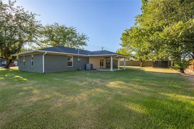 128 N Osborn Street, Alba, TX 75410