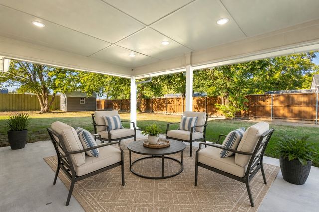 128 N Osborn Street, Alba, TX 75410