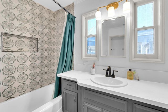 3623 E Lamona, Fresno, CA 93703