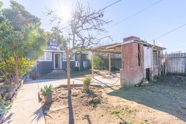 3623 E Lamona, Fresno, CA 93703