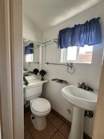 3623 E Lamona, Fresno, CA 93703