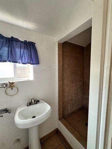 3623 E Lamona, Fresno, CA 93703