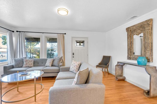 3623 E Lamona, Fresno, CA 93703