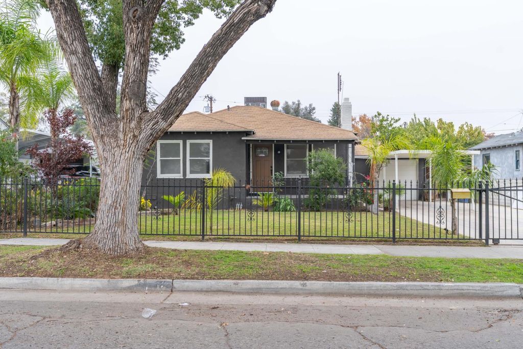 3623 E Lamona, Fresno, CA 93703