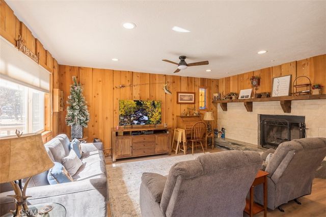 803 Robinhood Boulevard, Big Bear City, CA 92314