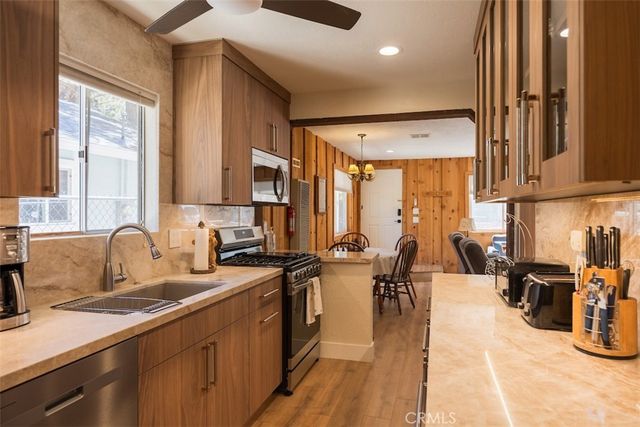 803 Robinhood Boulevard, Big Bear City, CA 92314