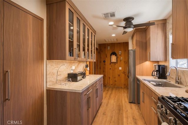 803 Robinhood Boulevard, Big Bear City, CA 92314