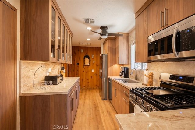 803 Robinhood Boulevard, Big Bear City, CA 92314