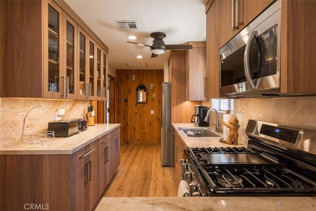 803 Robinhood Boulevard, Big Bear City, CA 92314