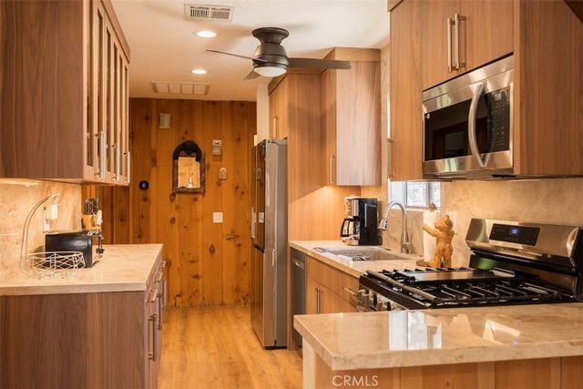 803 Robinhood Boulevard, Big Bear City, CA 92314