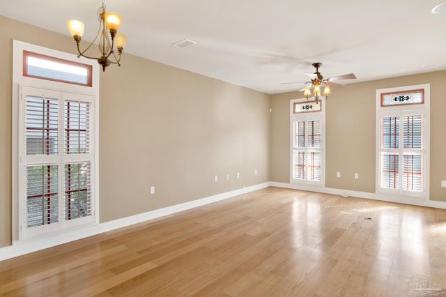 105 S Florida Blanca St, Pensacola, FL 32502