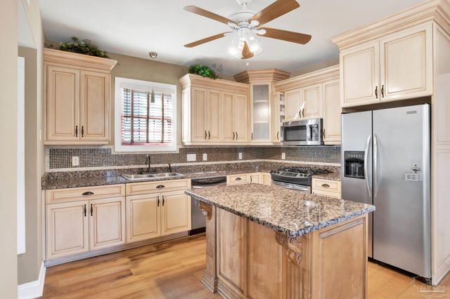 105 S Florida Blanca St, Pensacola, FL 32502