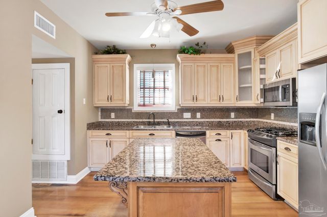 105 S Florida Blanca St, Pensacola, FL 32502