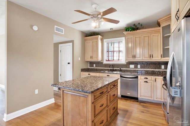 105 S Florida Blanca St, Pensacola, FL 32502