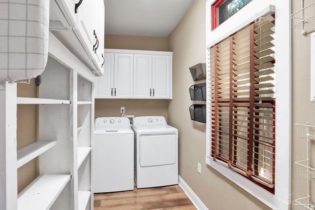 105 S Florida Blanca St, Pensacola, FL 32502