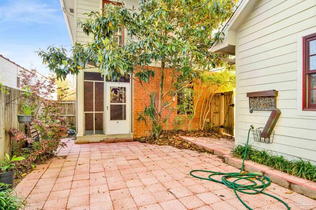 105 S Florida Blanca St, Pensacola, FL 32502